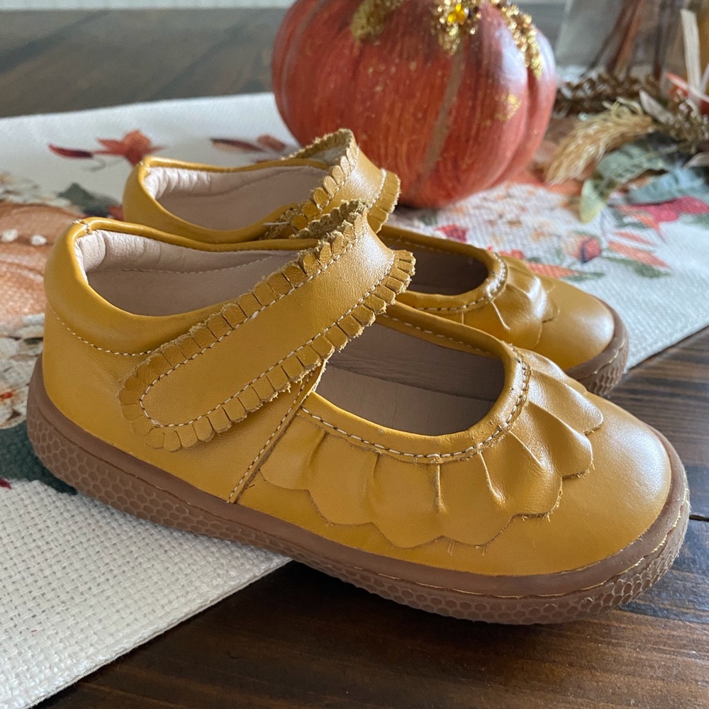 Shoes - Picture 4 of 7